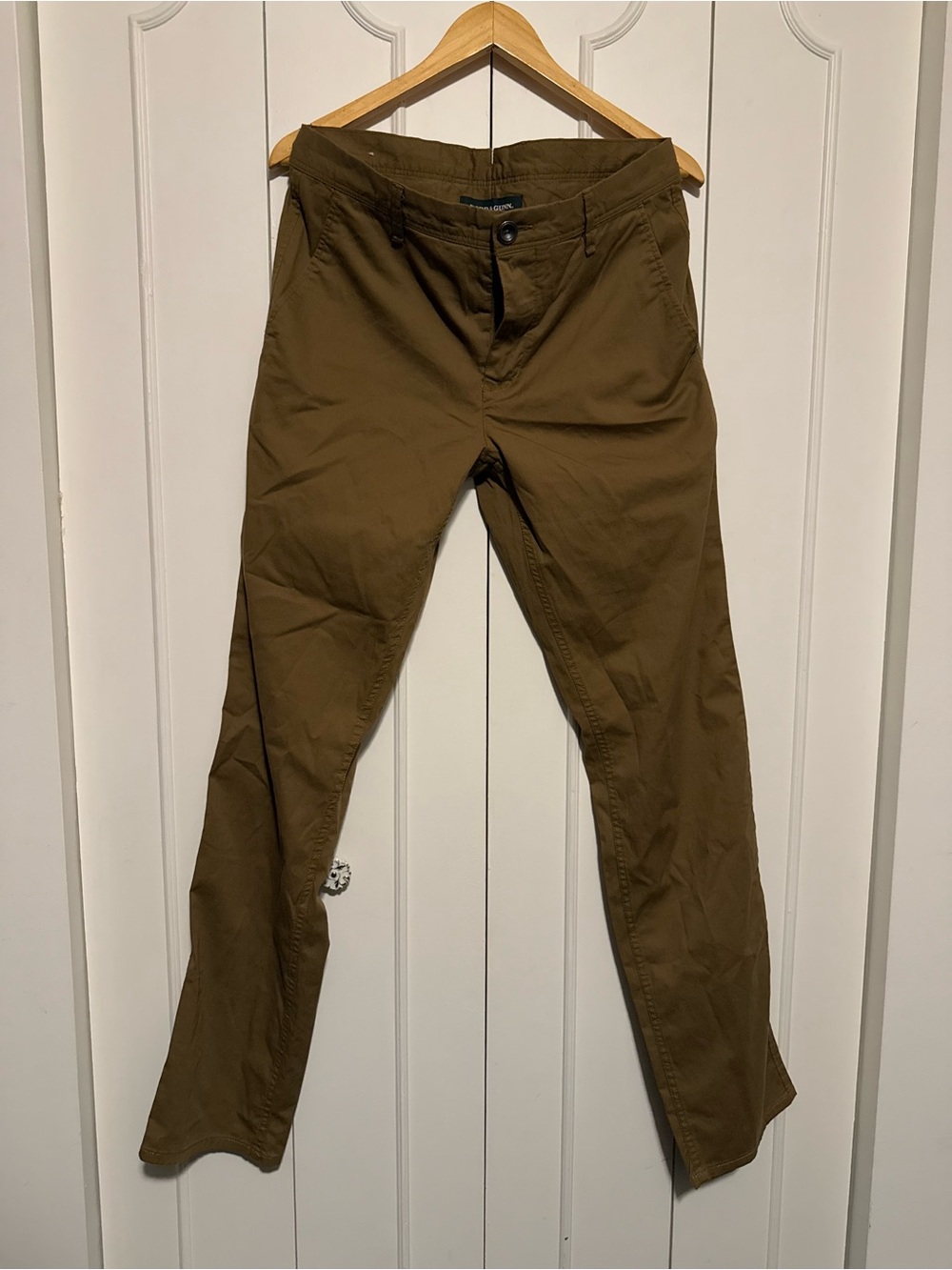 Rodd & Gunn Men's Chino Pants in Olive Brown